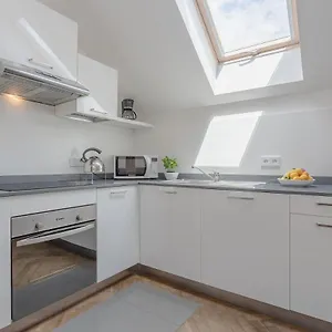  Appartamento Modern Close To River